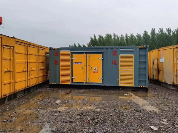 黄山柴油发电机如何判断干式空气滤清器是否需要更换？